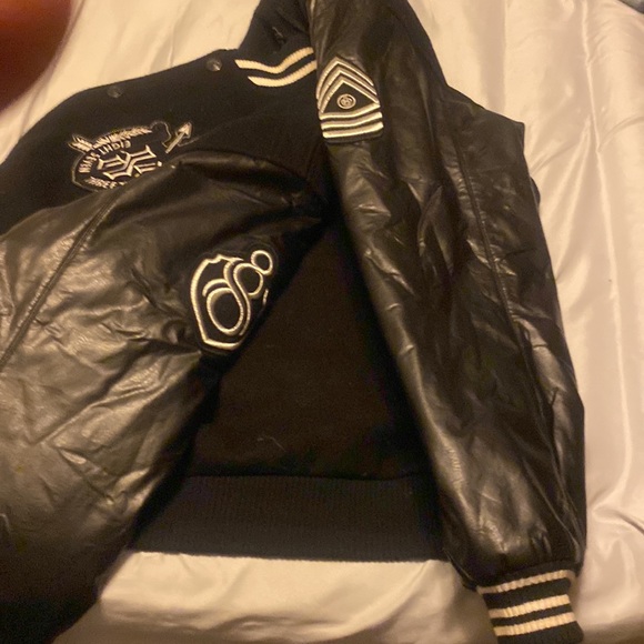 Mildly used 8732 varsity jacket - Picture 4 of 5